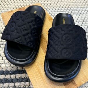 The Newport Slide Sandal w/Velcro Size US 7
